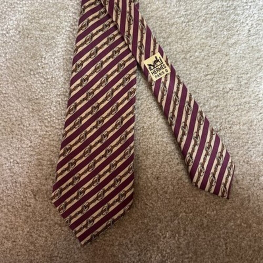 HERMÈS 100% Silk Red Men’s Bridle Print Striped Tie